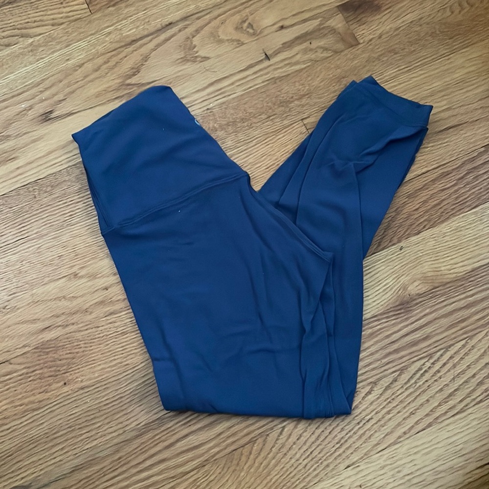 Lululemon 3/4 length pale blue leggings